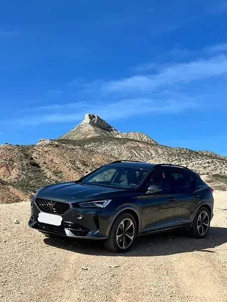 Usado Cupra Formentor 204 CV (150 kW) 2023 Gris / plata SUV