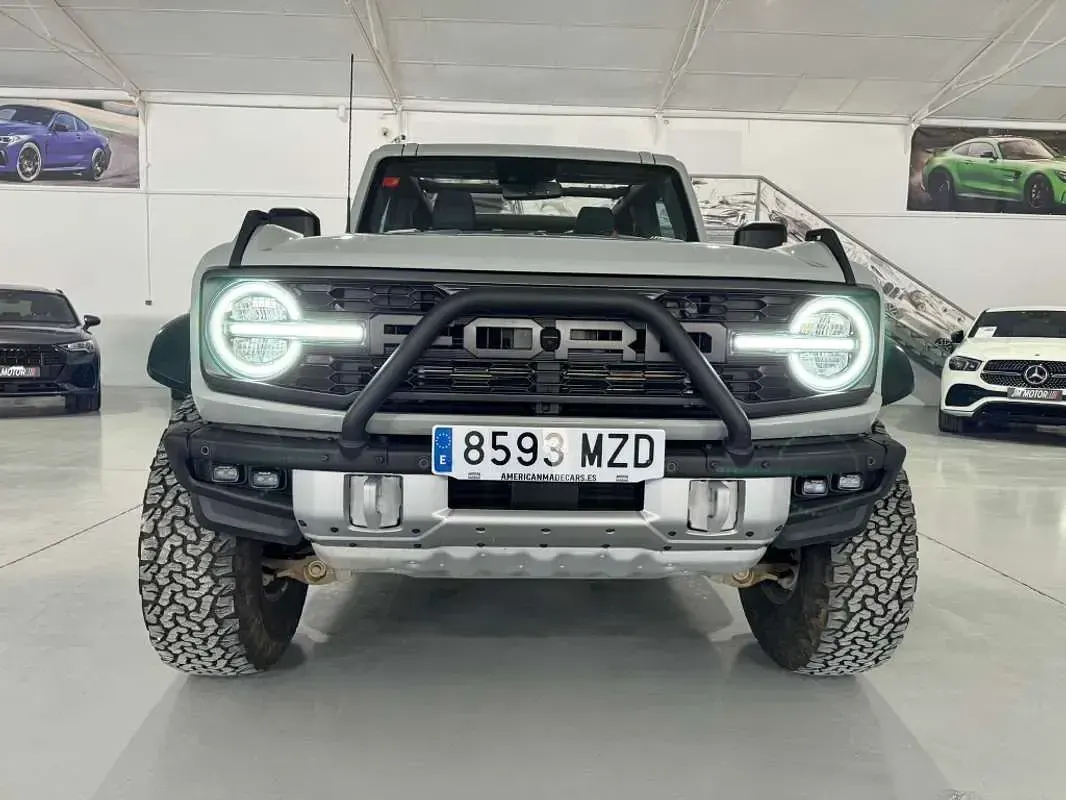 Usado Ford Bronco Outer Banks 335 CV (246 kW) 2025 Gris SUV