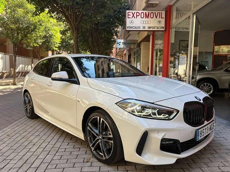 Blanco Usado 2022 BMW 116 M Sport Utilitario | 29.900 € - Imagen 1/4