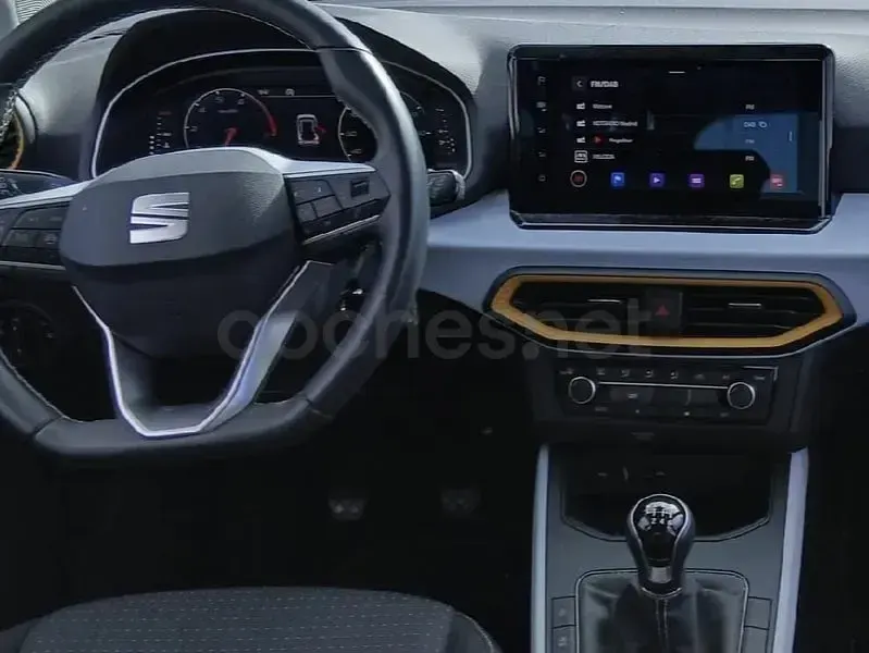 Usado Seat Arona Style 110 CV (80 kW) 2023 Blanco SUV