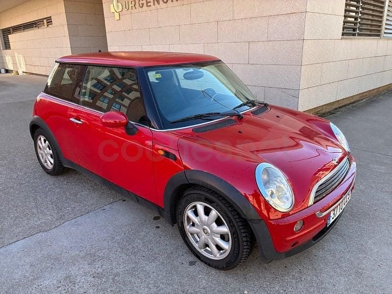 Usado Mini ONE 90 CV (66 kW) 2004 Rojo Utilitario