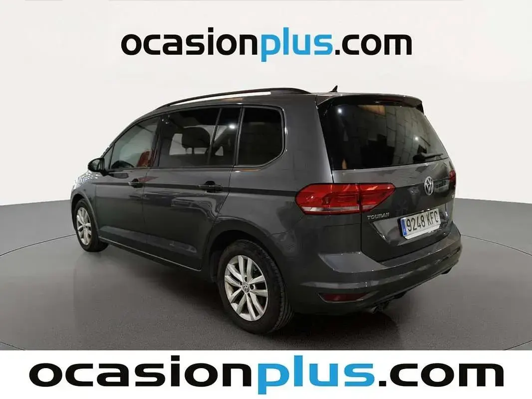 Usado VW Touran Advance 150 CV (110 kW) 2017 Gris Monovolumen