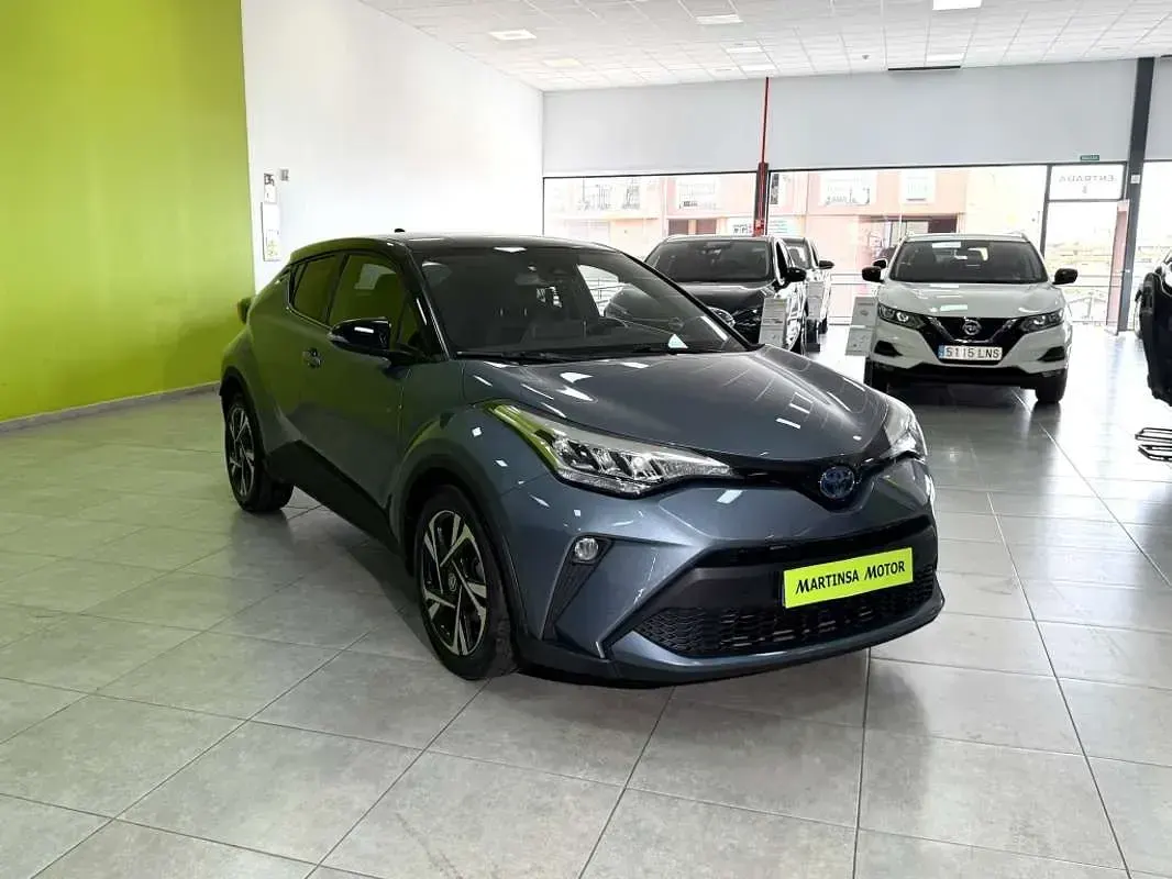 Usado Toyota C-HR Advance 122 CV (89 kW) 2022 Gris SUV