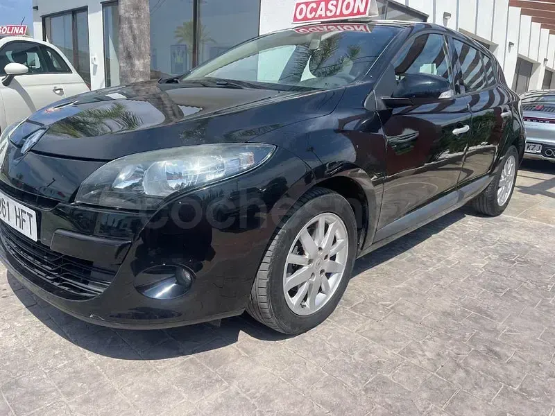 Usado Renault Mégane III Dynamique 110 CV (80 kW) 2011 Negro Berlina