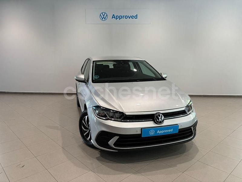 Gris / plata Usado 2024 VW Polo Life Berlina | 20.995 € (Precio justo) - Imagen 1/4