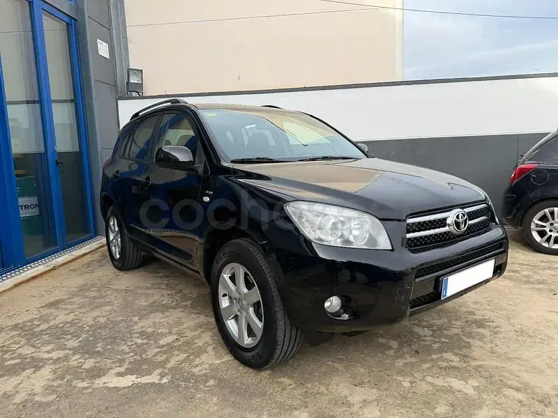 Usado Toyota RAV4 Executive 136 CV (100 kW) 2008 Negro SUV