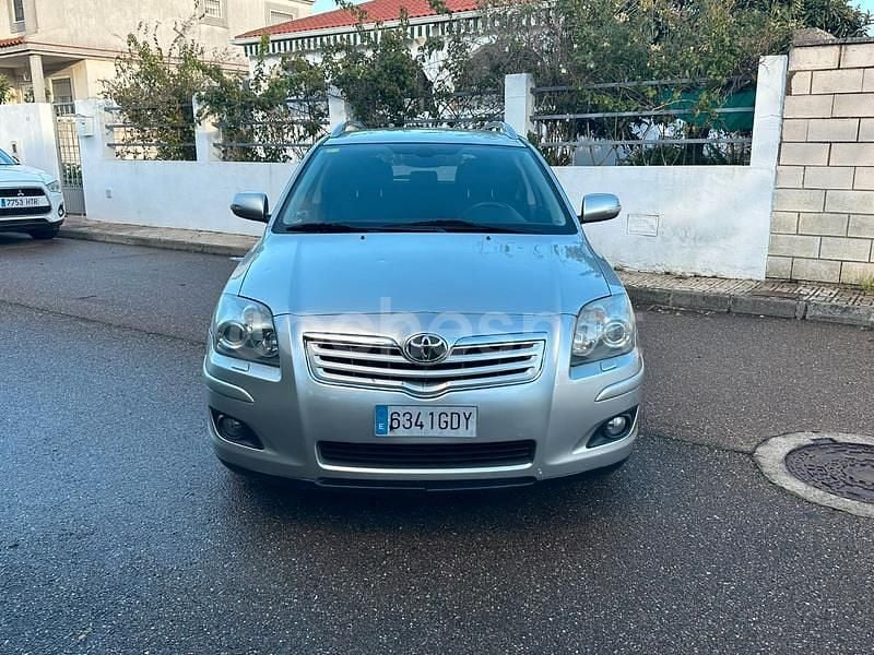 Usado Toyota Avensis Active 150 CV (110 kW) 2008 Gris / plata Familiar
