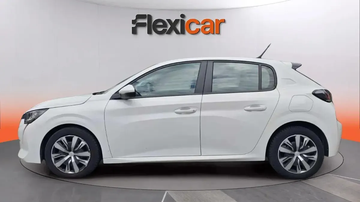 Usado Peugeot 208 Active 75 CV (55 kW) 2021 Blanco Utilitario