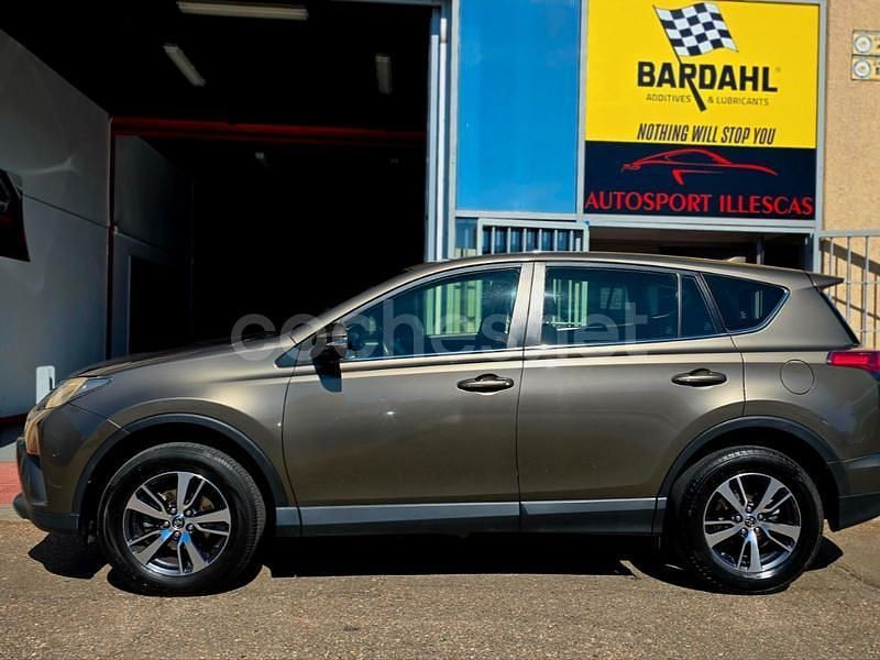 Beige Usado 2016 Toyota RAV4 Business Edition SUV | 15.999 € (Buen precio) - Imagen 1/4