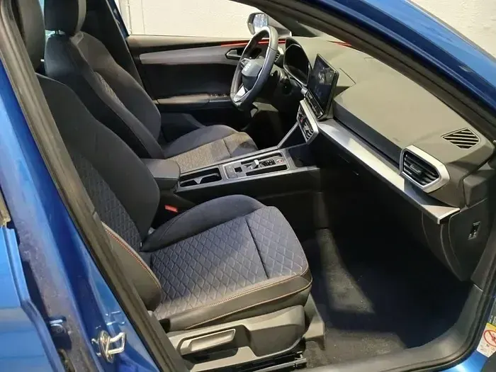 Usado Seat Leon FR 150 CV (110 kW) 2024 Azul