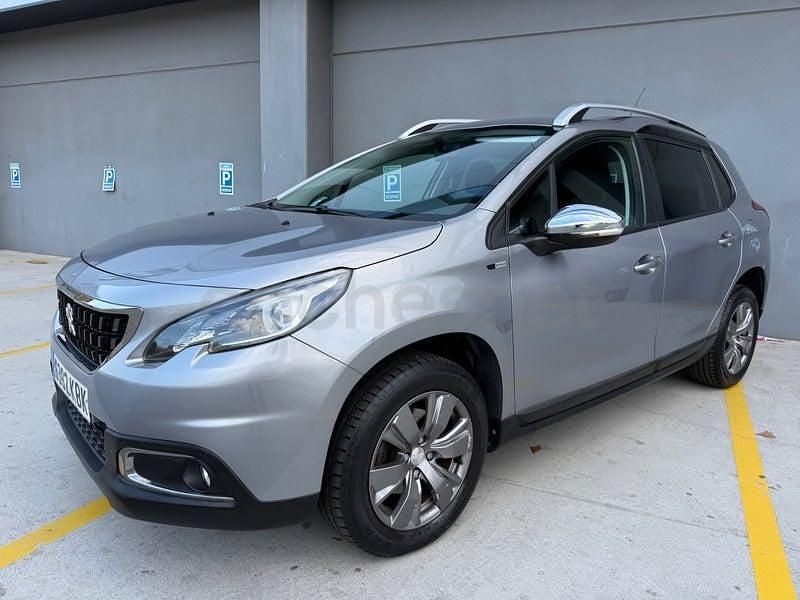 Usado Peugeot 2008 GT-line 110 CV (80 kW) 2017 Gris / plata SUV