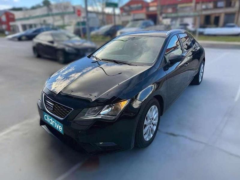 Usado Seat Leon ST Style 110 CV (80 kW) 2017 Negro Familiar