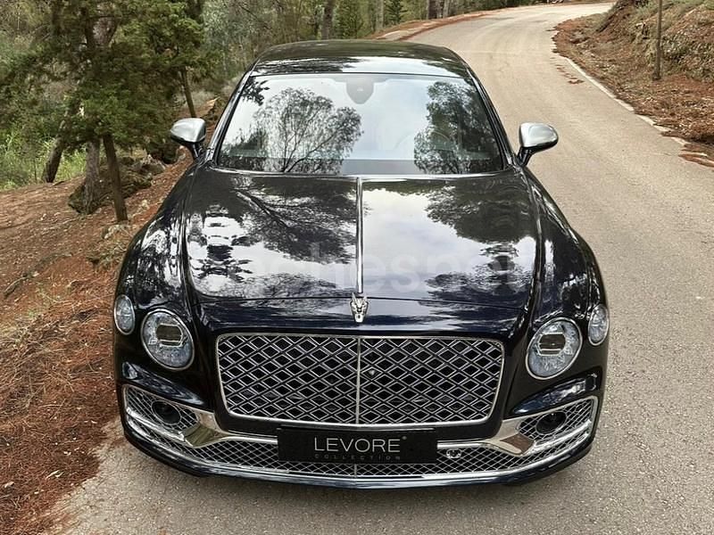 Usado Bentley Flying Spur Mulliner 550 CV (404 kW) 2023 Azul Berlina