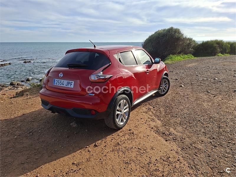 Usado Nissan Juke Visia 110 CV (80 kW) 2016 Rojo SUV
