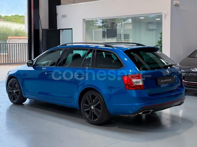 Usado Skoda Octavia RS 200 CV (147 kW) 2013 Azul Familiar
