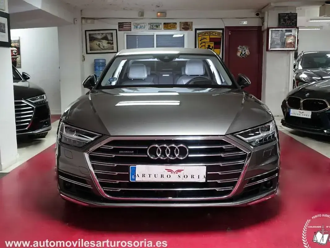 Usado Audi A8 Advanced 286 CV (210 kW) 2021 Gris Berlina