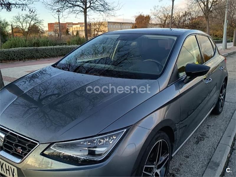 Usado Seat Ibiza FR 150 CV (110 kW) 2018 Gris / plata Berlina