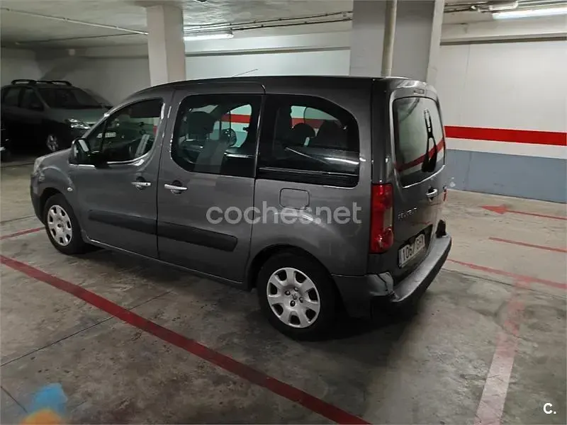Usado Peugeot Partner Tepee Premium 90 CV (66 kW) 2009 Gris / plata Monovolumen