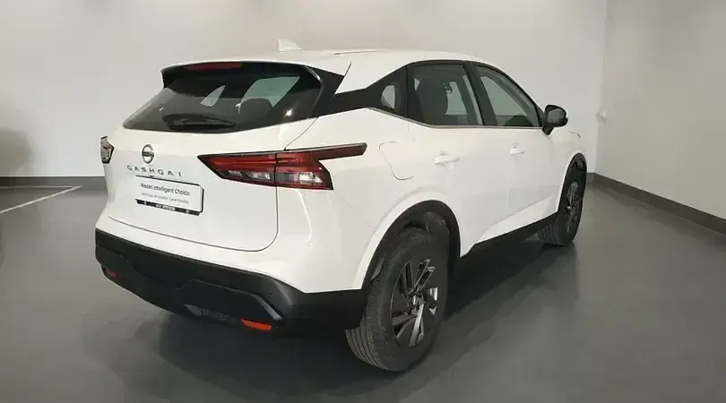 Usado Nissan Qashqai Acenta 158 CV (116 kW) 2022 Kori white SUV