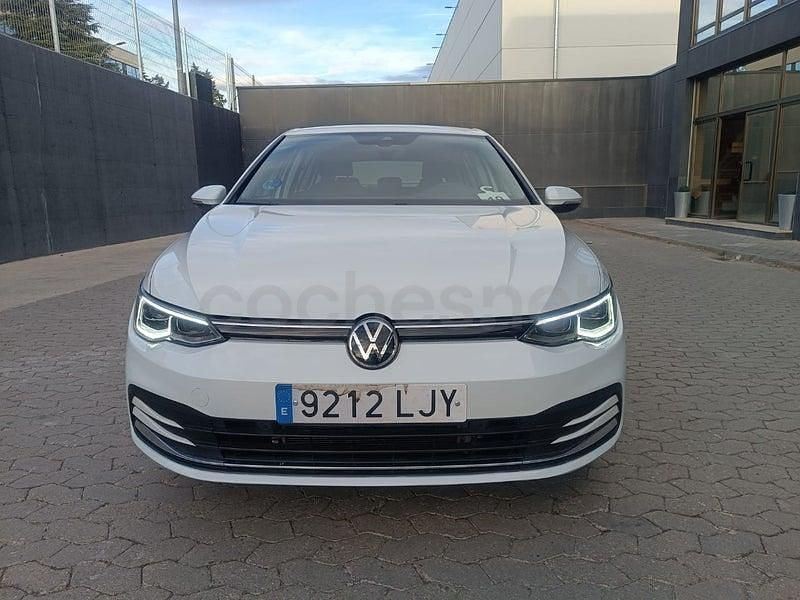 Usado VW Golf VIII Life 150 HP (110 kW) 2020 Branco Sedan