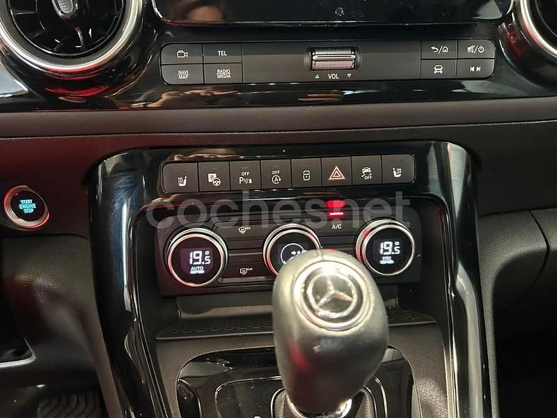 Usado Mercedes T180 116 CV (85 kW) 2023 Gris / plata Monovolumen