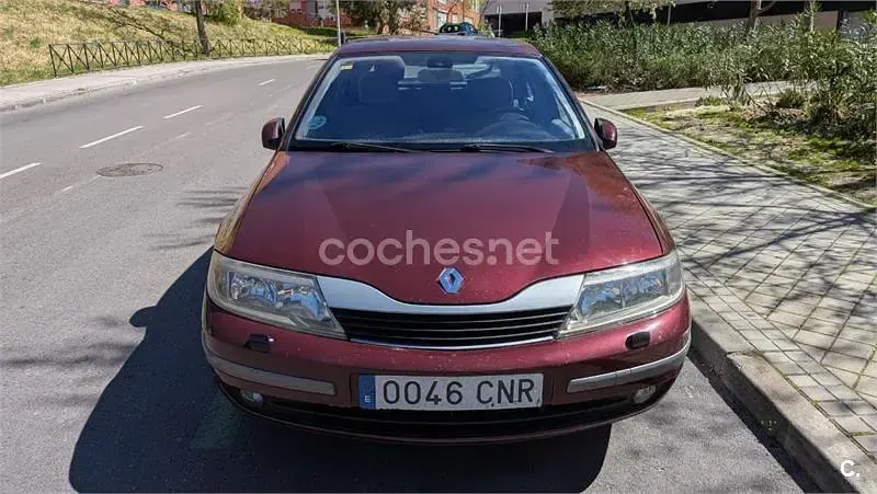 Usado Renault Laguna II Privilege 137 CV (100 kW) 2003 Granate Berlina