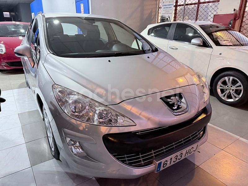 Usado Peugeot 308 Envy 112 CV (82 kW) 2011 Gris / plata Berlina