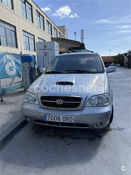 Gris / plata Usado 2004 Kia Carnival LX Monovolumen | 1950 € (Buen precio) - Imagen 1/2