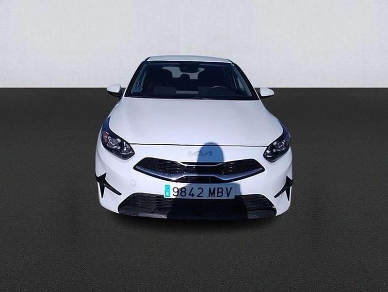 Usado Kia Ceed 101 CV (74 kW) 2022 Blanco Utilitario