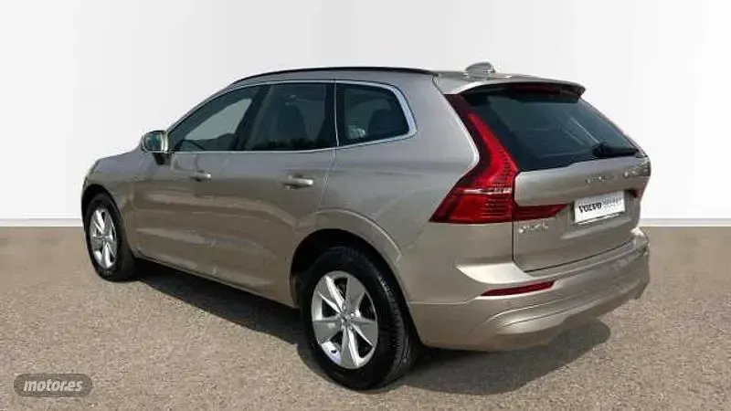 Usado Volvo XC60 Core 197 CV (144 kW) 2023 Oro SUV