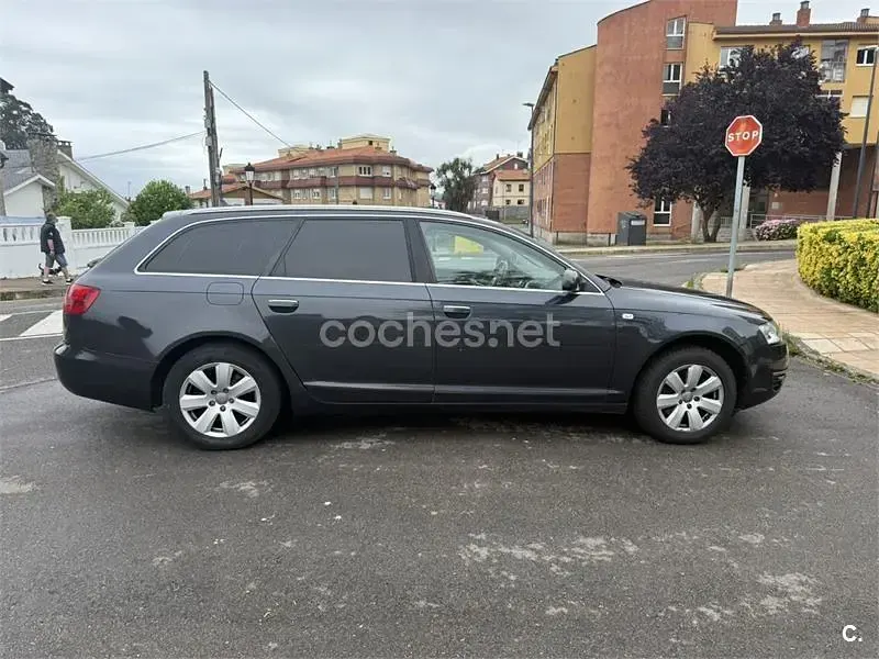 Usado Audi A6 225 CV (165 kW) 2005 Azul Familiar