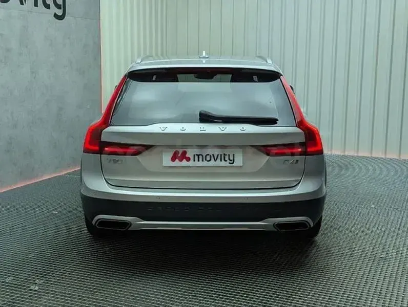 Usado Volvo V90 CC 190 CV (139 kW) 2020 Gris / plata Familiar