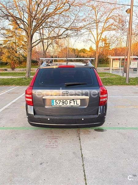 Usado Kia Ceed Active 115 CV (84 kW) 2007 Negro Utilitario