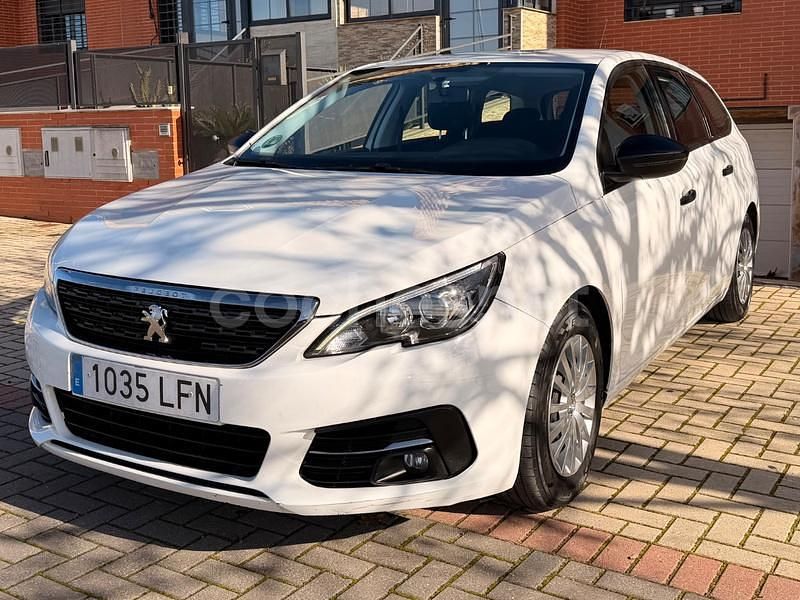 Usado Peugeot 308 SW Access 100 CV (73 kW) 2020 Blanco Familiar