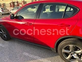 Usado Alfa Romeo Stelvio 150 CV (110 kW) 2017 Rojo SUV