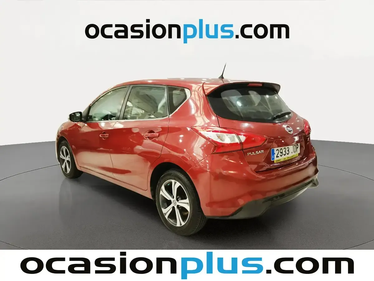 Usado Nissan Pulsar Acenta 116 CV (85 kW) 2015 Rojo Utilitario