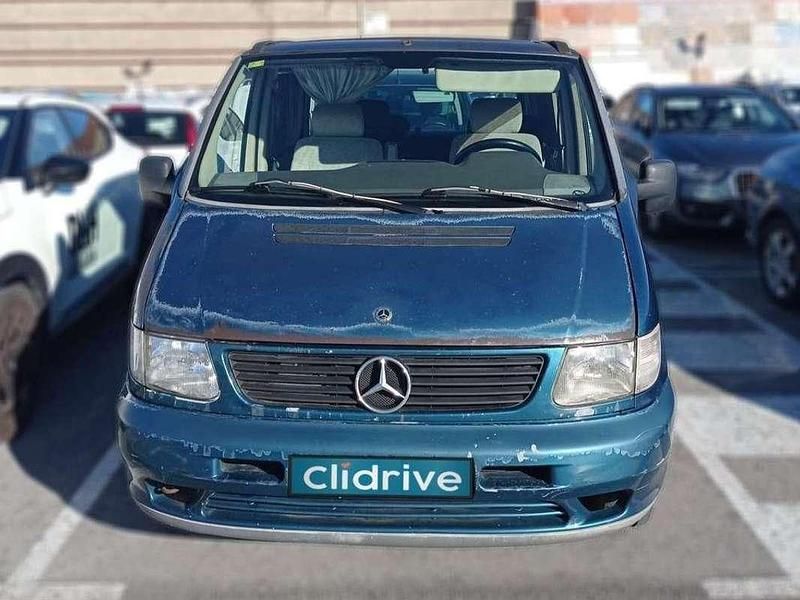 Usado Mercedes V200 Avantgarde 136 CV (100 kW) 1997 Azul Monovolumen