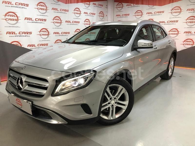 Gris / plata Usado 2015 Mercedes GLA220 Style SUV | 22.490 € (Un poco caro) - Imagen 1/4