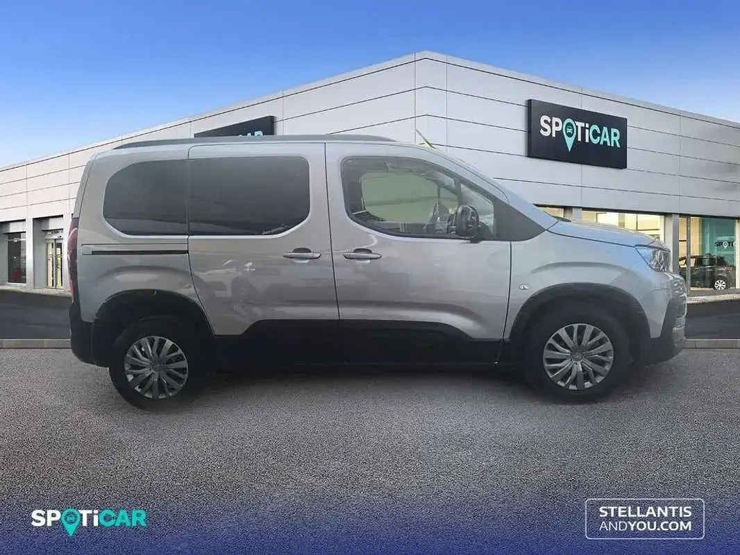Usado Peugeot Rifter Allure 101 CV (74 kW) 2023 Gris Monovolumen