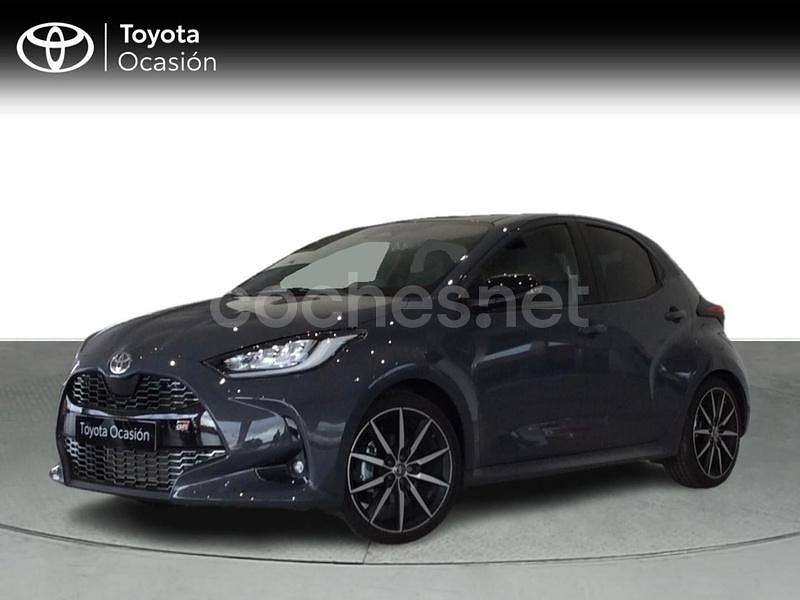 Gris / plata Usado 2025 Toyota Yaris Hybrid Sport Berlina | 25.400 € (Precio justo) - Imagen 1/4
