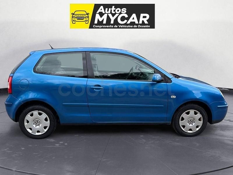 Usado VW Polo Advance 80 CV (58 kW) 2005 Azul Utilitario