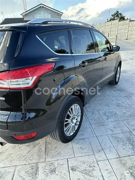 Usado Ford Kuga Titanium 150 CV (110 kW) 2014 Negro SUV