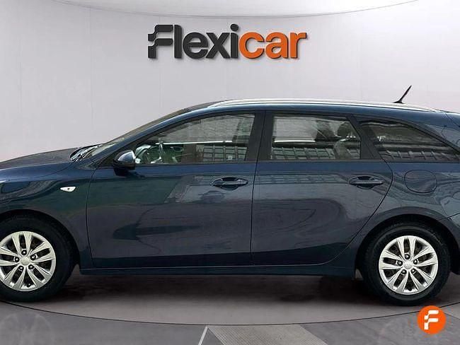 Usado Kia Ceed 120 CV (88 kW) 2019 Azul Utilitario