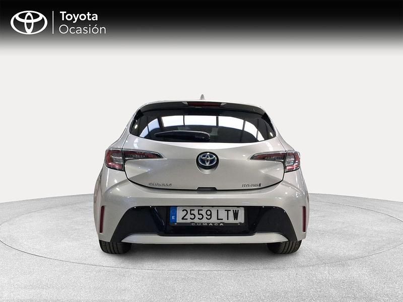 Usado Toyota Corolla Style 122 CV (89 kW) 2021 Gris / plata Berlina