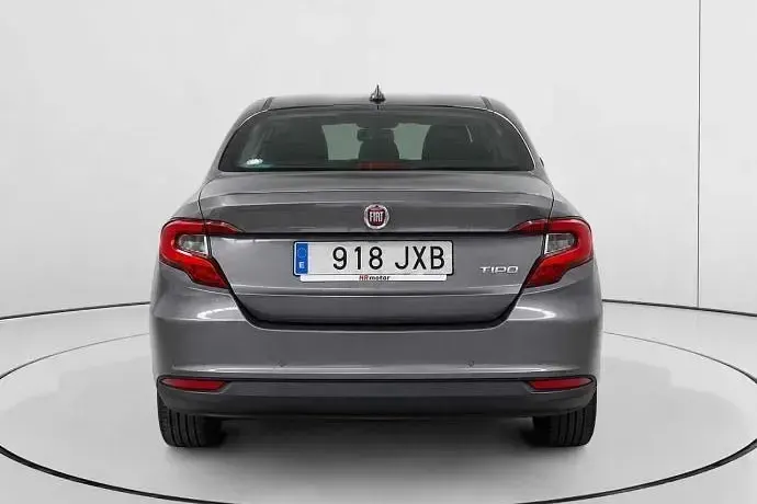 Usado Fiat Tipo Easy 120 CV (88 kW) 2017 Gris Berlina