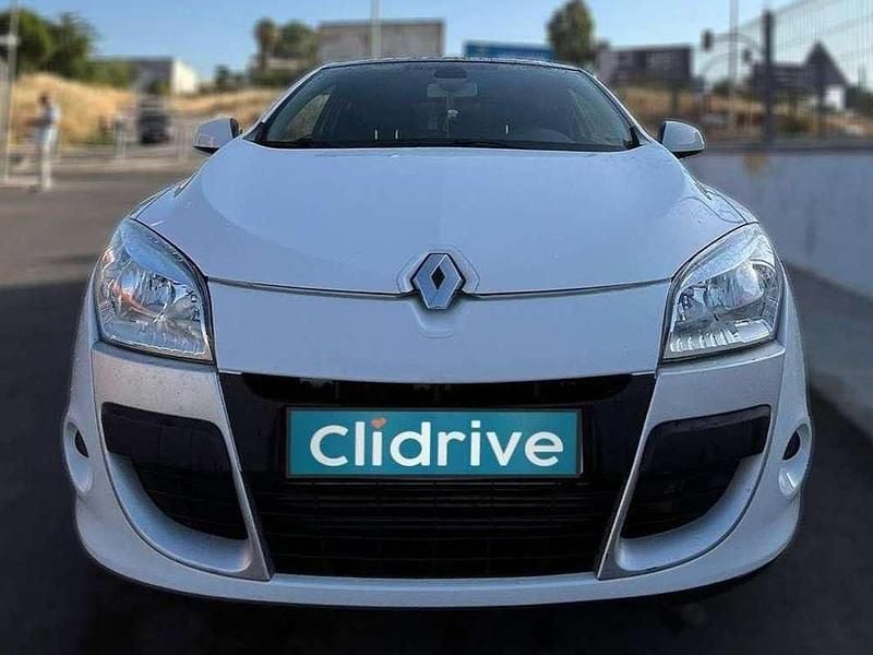 Usado Renault Mégane III Dynamique 131 CV (96 kW) 2011 Blanco Utilitario