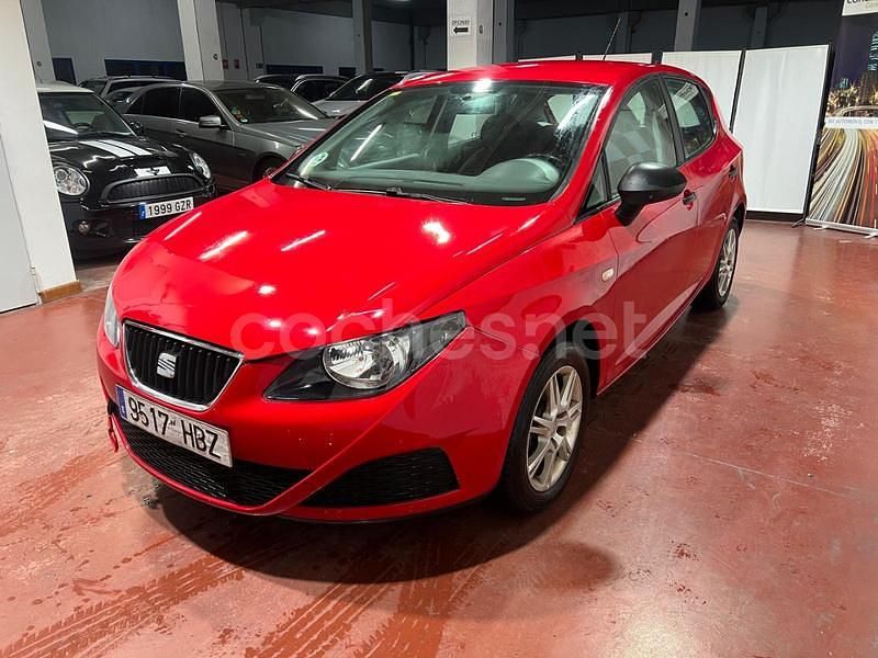 Usado Seat Ibiza Reference 90 CV (66 kW) 2011 Rojo Berlina