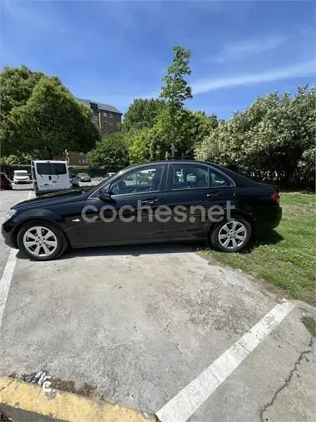 Usado Mercedes C200 Avantgarde 136 CV (100 kW) 2010 Negro Berlina