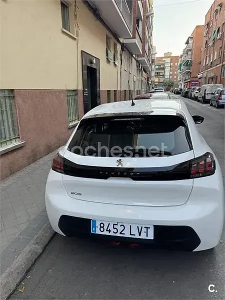 Usado Peugeot 208 Active 100 CV (73 kW) 2021 Blanco Utilitario
