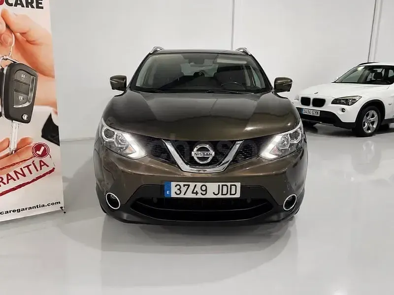 Usado Nissan Qashqai N-Connecta 130 CV (95 kW) 2015 Gris / plata SUV